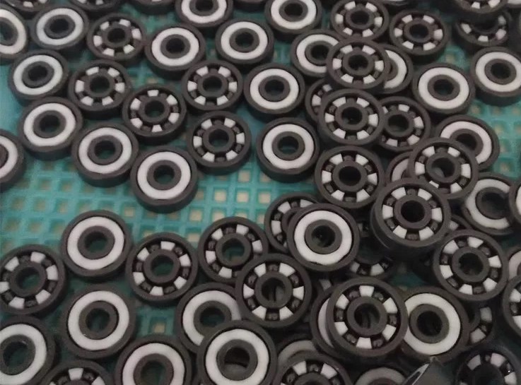 Si3N4 black ceramic bearing